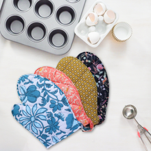 Load image into Gallery viewer, Decorative Oven Mitts