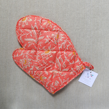 Load image into Gallery viewer, Decorative Oven Mitts