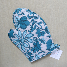 Load image into Gallery viewer, Decorative Oven Mitts